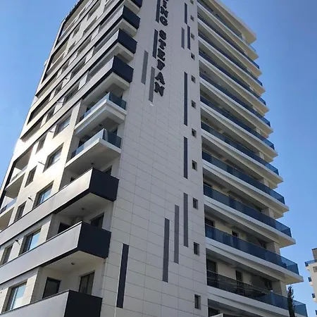 Stephan Lake View Mamaia
